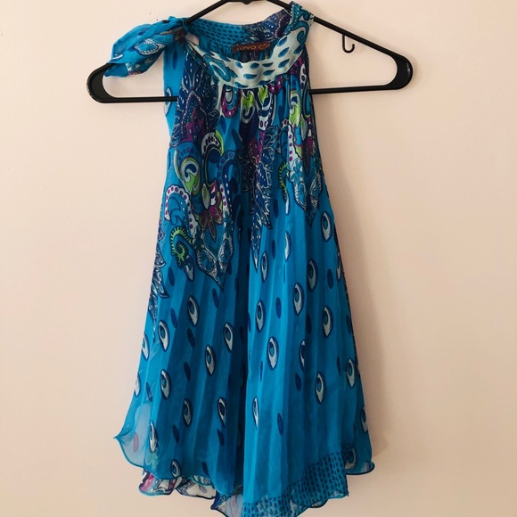 Beautiful blouse - Picture 1 of 3